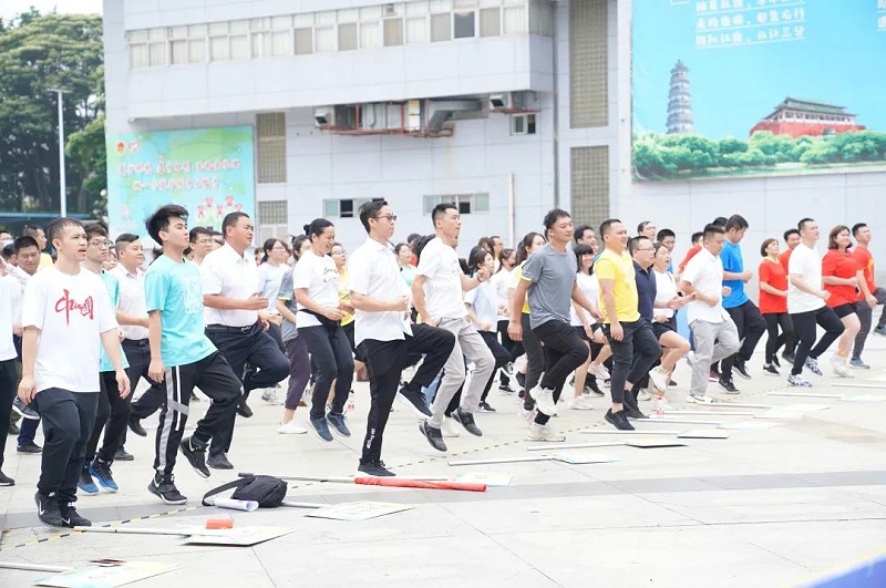 厲害了我的嘉人們！石碣鎮第八屆青年職工趣味運動會Ag亞洲集團食品獲團體“二等獎”